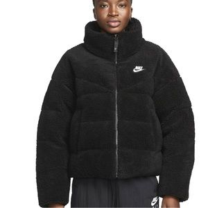 Nike Women’s Therma Fit Sherpa Puffer Loose Fit